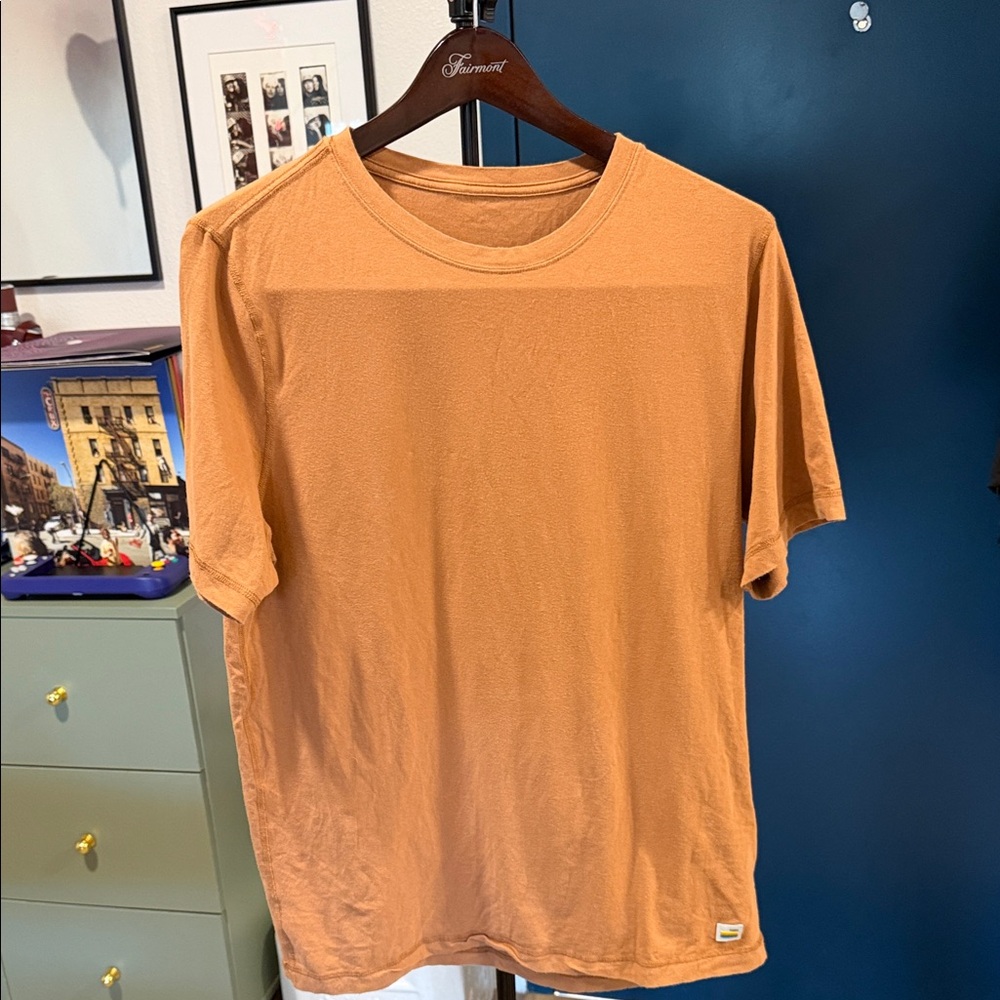 Vuori Men's Short Sleeve Tee in Warm Orange